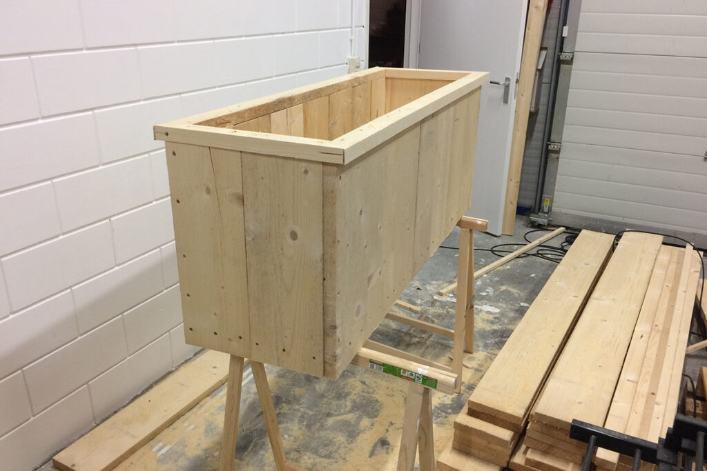 steigerhouten plantenbak laten maken